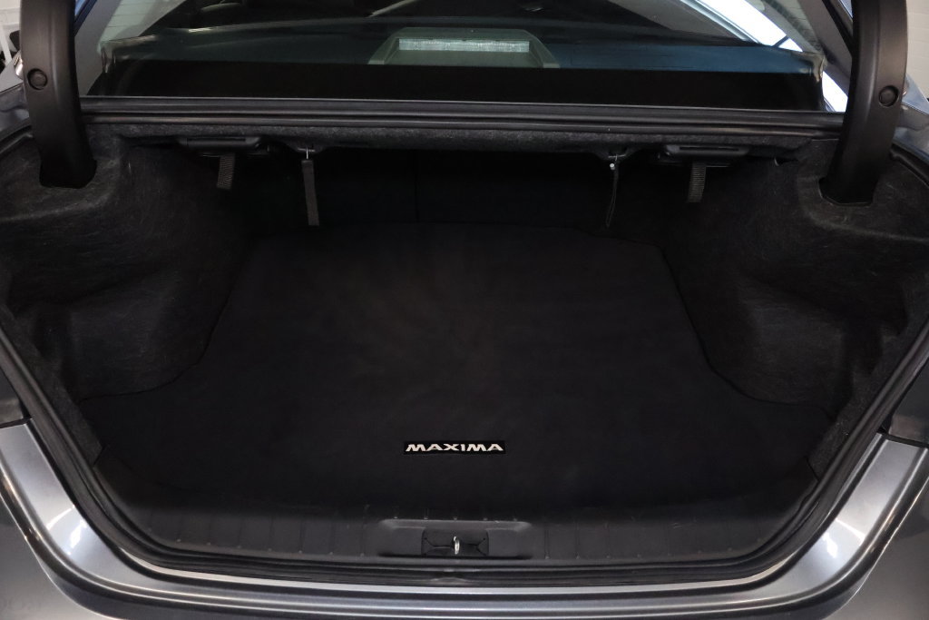 Used 2023 Nissan Maxima SV w/ Floor Mat Group FWD image 16