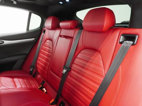 Used 2023 Alfa Romeo Stelvio Veloce image 16