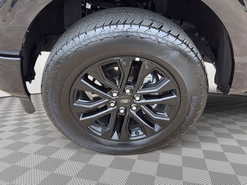 Used 2025 Ford F150 Lariat w/ Equipment Group 502A High image 9