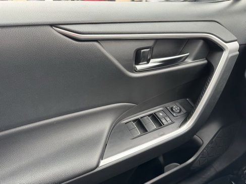 Certified 2022 Toyota RAV4 XLE image 31