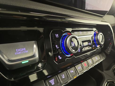 Used 2024 GMC Sierra 2500 AT4 w/ AT4 Preferred Package image 29