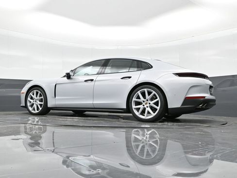 New 2025 Porsche Panamera image 35