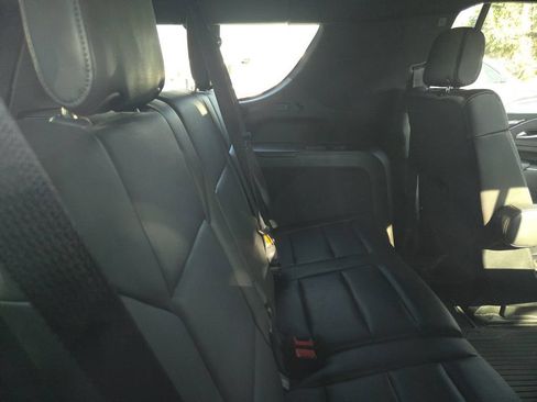 Used 2021 Cadillac Escalade ESV Luxury AWD/4WD image 6