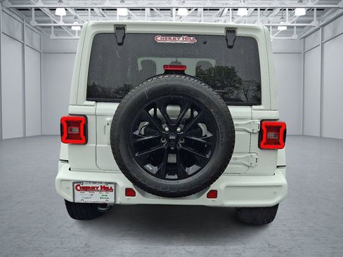 Certified 2021 Jeep Wrangler Unlimited Sahara image 4