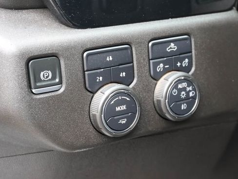 Used 2025 Chevrolet Silverado 2500 LT AWD/4WD image 12
