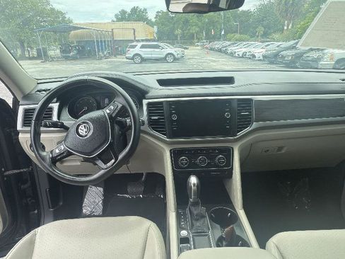 Used 2019 Volkswagen Atlas SE w/ Towing Package FWD image 9