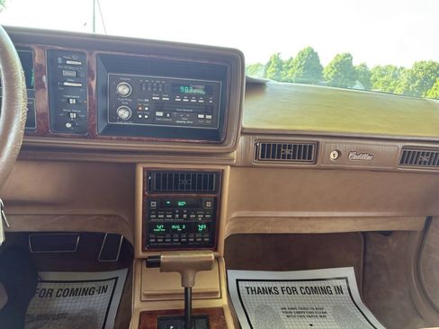 Used 1989 Cadillac Seville FWD image 19