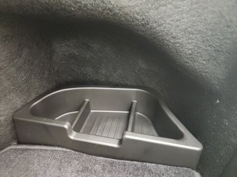 Used 2025 Toyota Camry SE image 32