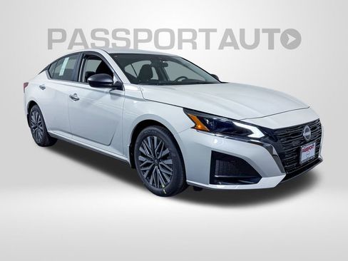 New 2025 Nissan Altima 2.5 SV image 4