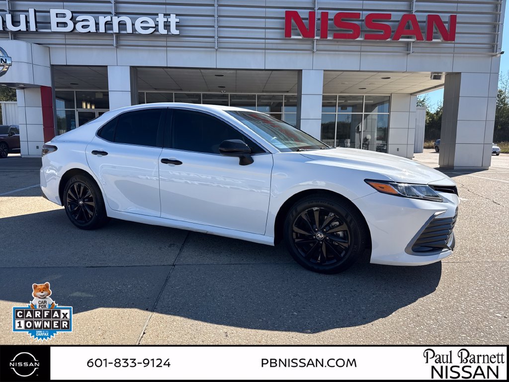 Used 2024 Toyota Camry LE FWD image 5
