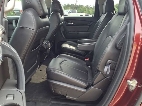 Used 2017 Chevrolet Traverse LT FWD image 4