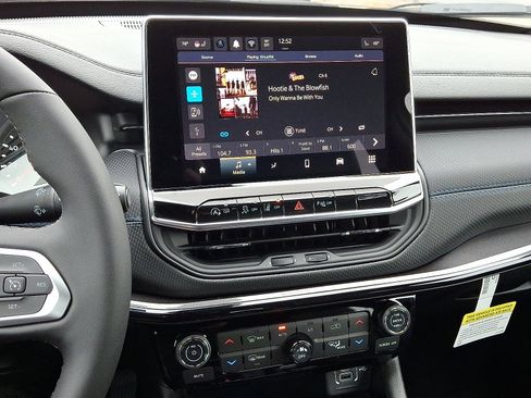 New 2026 Jeep Compass Limited image 13