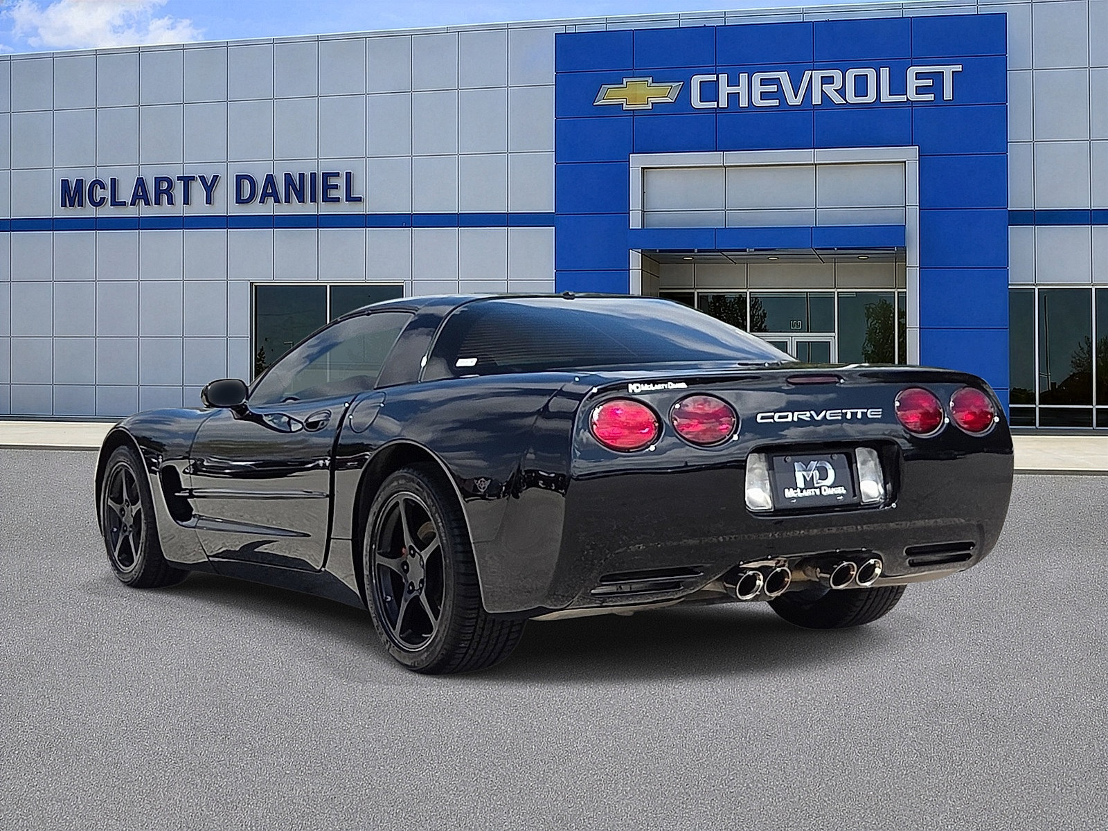 Used 2002 Chevrolet Corvette Coupe w/ Preferred Equipment Group2 RWD image 4