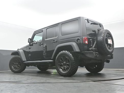 Used 2016 Jeep Wrangler Unlimited Rubicon w/ Connectivity Group AWD/4WD image 29