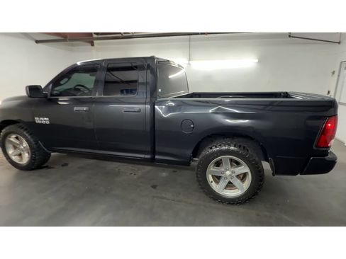 Used 2017 RAM 1500 Express RWD image 6