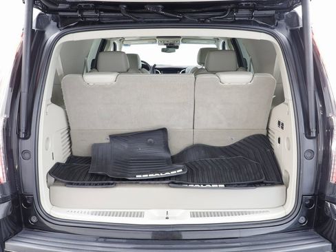 Used 2020 Cadillac Escalade Premium Luxury image 20