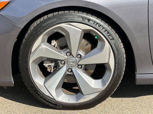 Used 2018 Honda Accord Touring image 13