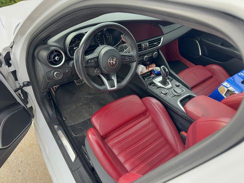 Used 2022 Alfa Romeo Giulia Sprint AWD/4WD image 6
