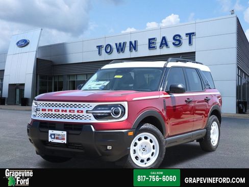Used 2025 Ford Bronco Sport Heritage w/ Convenience Package AWD/4WD image 1