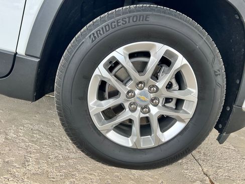 Used 2020 Chevrolet Traverse LT image 13