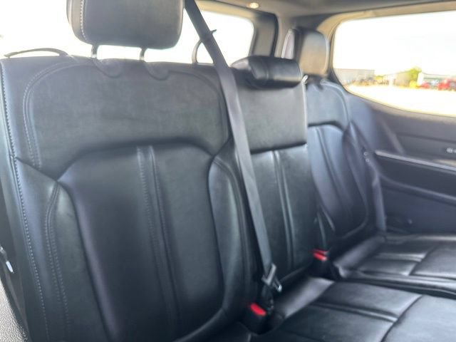 Used 2025 Jeep Wagoneer Series II AWD/4WD image 22