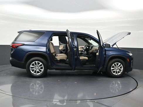 Used 2023 Chevrolet Traverse LS FWD image 34