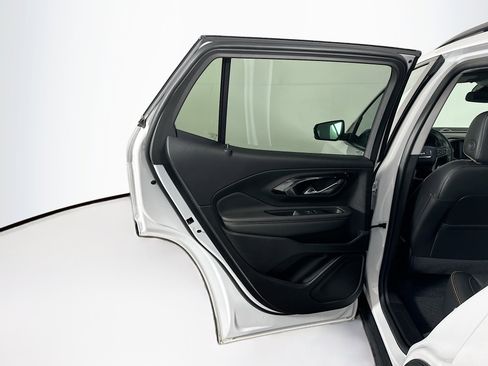 Used 2024 GMC Terrain AT4 image 27