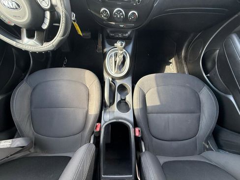 Used 2019 Kia Soul FWD image 24