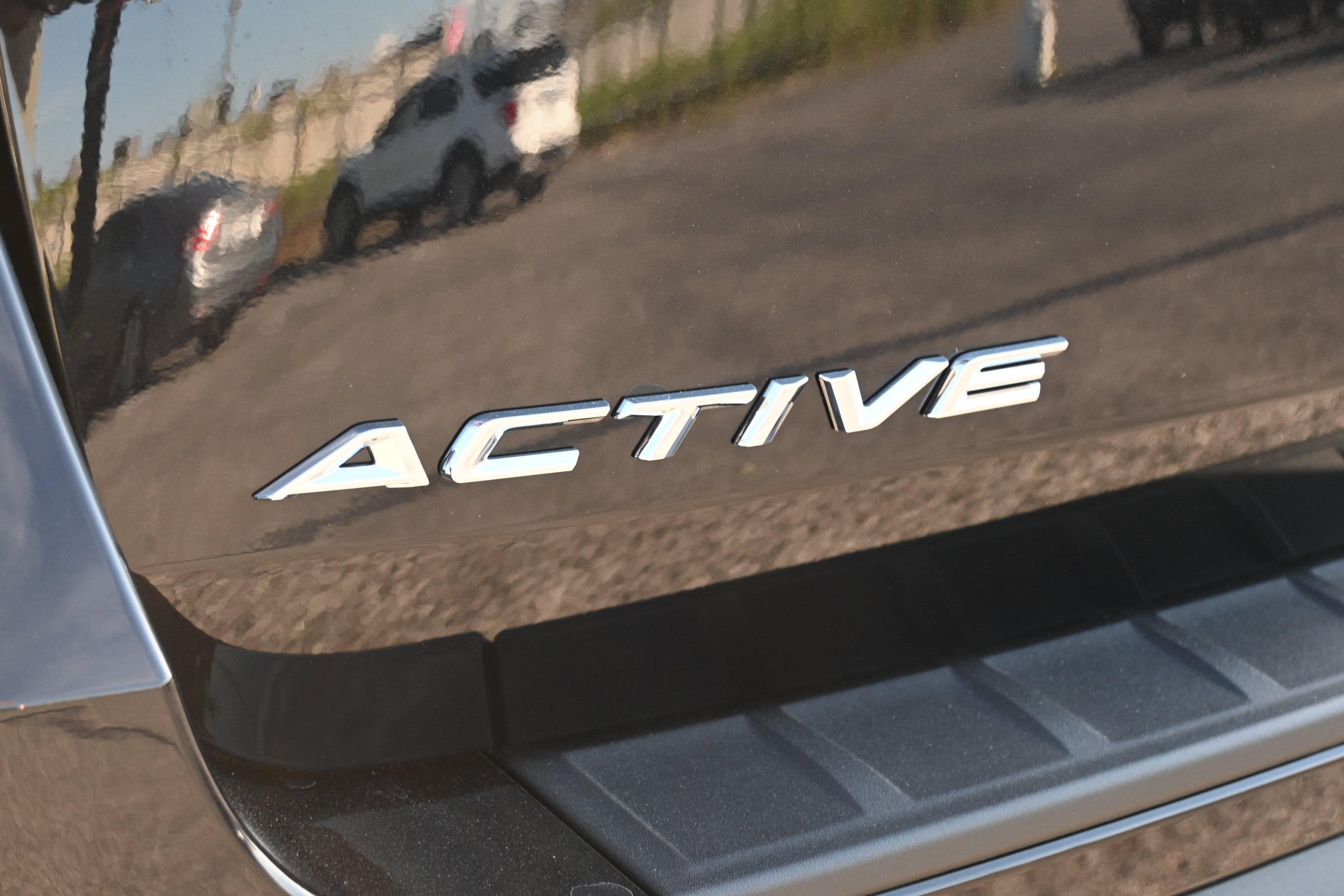 New 2027 Ford Explorer Active w/ Active Comfort Package RWD image 6
