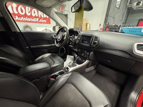 Used 2021 Jeep Compass Latitude FWD image 12