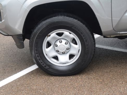 Used 2023 Toyota Tacoma SR AWD/4WD image 27