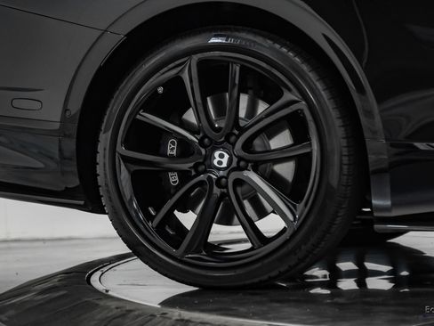 Used 2022 Bentley Continental GT AWD/4WD image 90