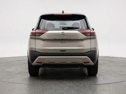 Used 2025 Nissan Rogue SV AWD/4WD image 7