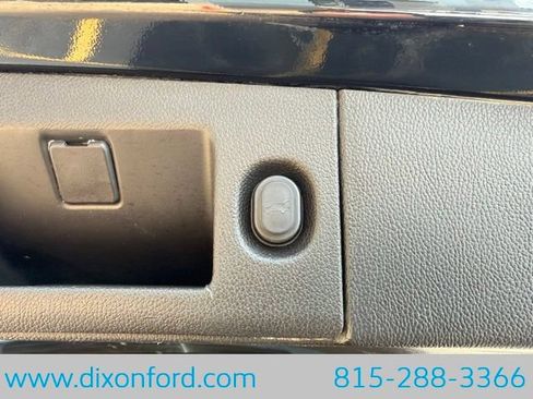 Used 2017 Chevrolet Suburban Premier AWD/4WD image 30
