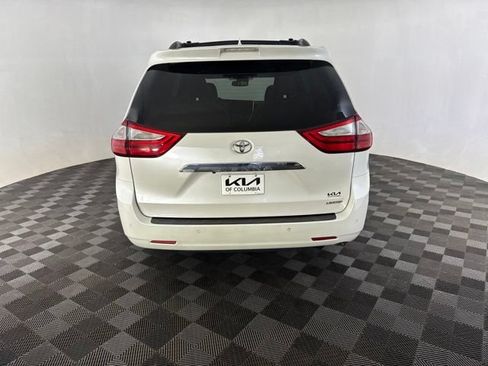 Used 2019 Toyota Sienna Limited Premium FWD image 8