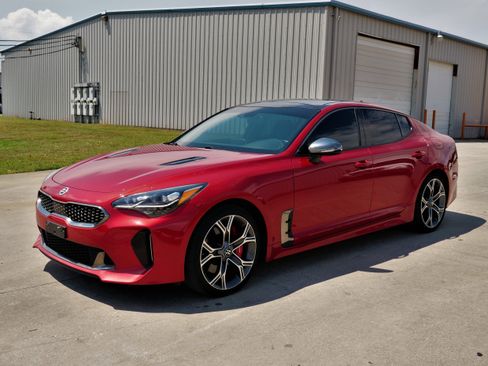 Used 2020 Kia Stinger GT1 image 3
