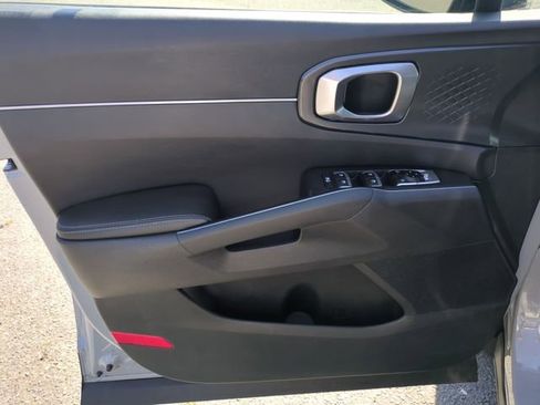 Used 2024 Kia Sorento S w/ Panoramic Sunroof Package FWD image 12