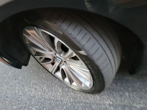 Used 2017 BMW 750Li xDrive AWD/4WD image 32