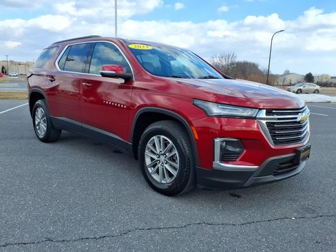 Certified 2023 Chevrolet Traverse LT image 3