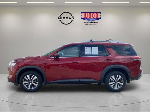 Used 2023 Nissan Pathfinder SL AWD/4WD image 5