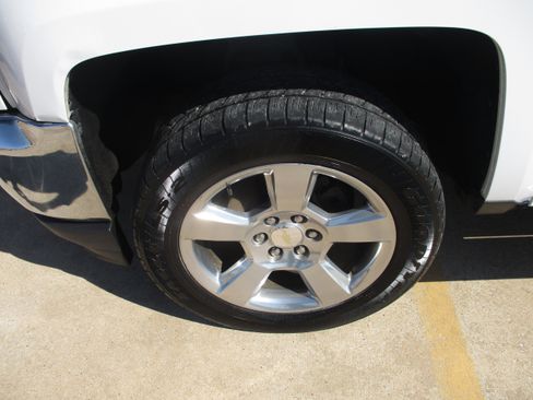 Used 2018 Chevrolet Silverado 1500 LT w/ Texas Edition image 3