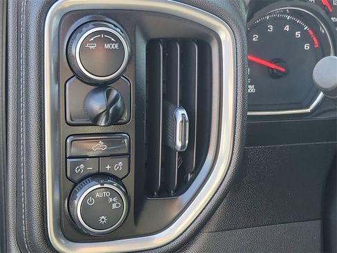 Used 2021 Chevrolet Silverado 1500 LT image 17