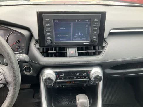 Used 2022 Toyota RAV4 XLE w/ Convenience Package FWD image 21