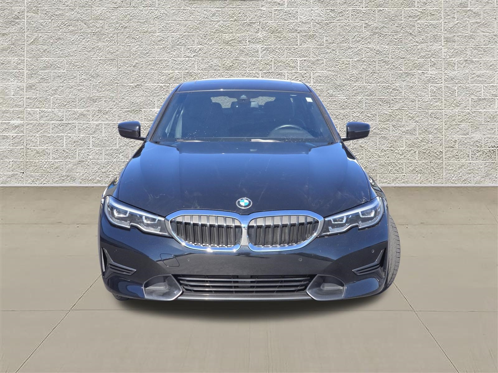 Used 2019 BMW 330i xDrive Sedan w/ Convenience Package AWD/4WD image 2