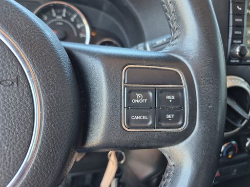 Used 2018 Jeep Wrangler Unlimited Sahara AWD/4WD image 26