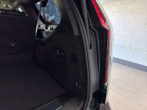 Used 2023 Cadillac Escalade ESV Premium Luxury w/ LPO, Radiant Package image 17