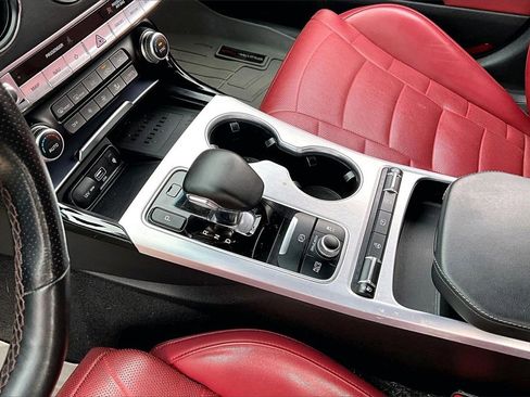 Used 2022 Kia Stinger GT2 image 14