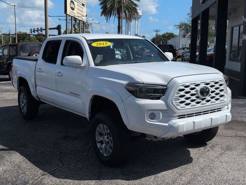 Used 2018 Toyota Tacoma SR5 RWD image 3