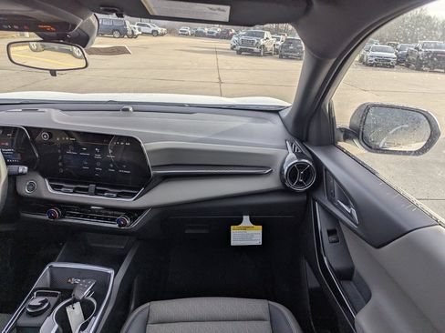 New 2026 Chevrolet Equinox LT w/ Convenience Package II image 4