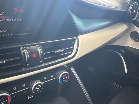 Used 2018 Alfa Romeo Giulia Ti Sport w/ Quick Order Package 22S Sport AWD/4WD image 19